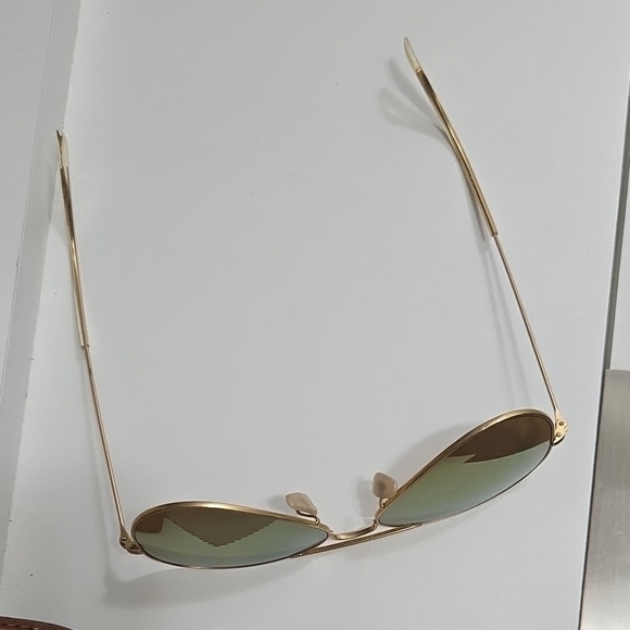 Ray-Ban Gold Frame Sunglasses with Olive Lenses - Picture 4 of 8